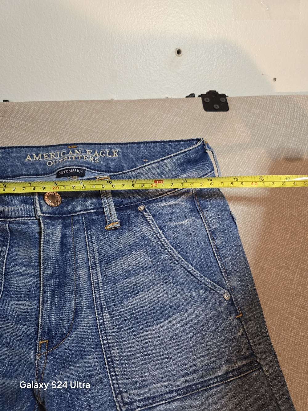 American Eagle Outfitters Wide Leg Jeans in Light Blue Wash - Picture 5 of 11